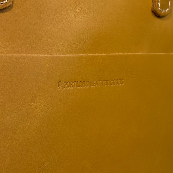 Portland Leather Medium Crossbody Tote Mango NWT - Picture 5 of 17